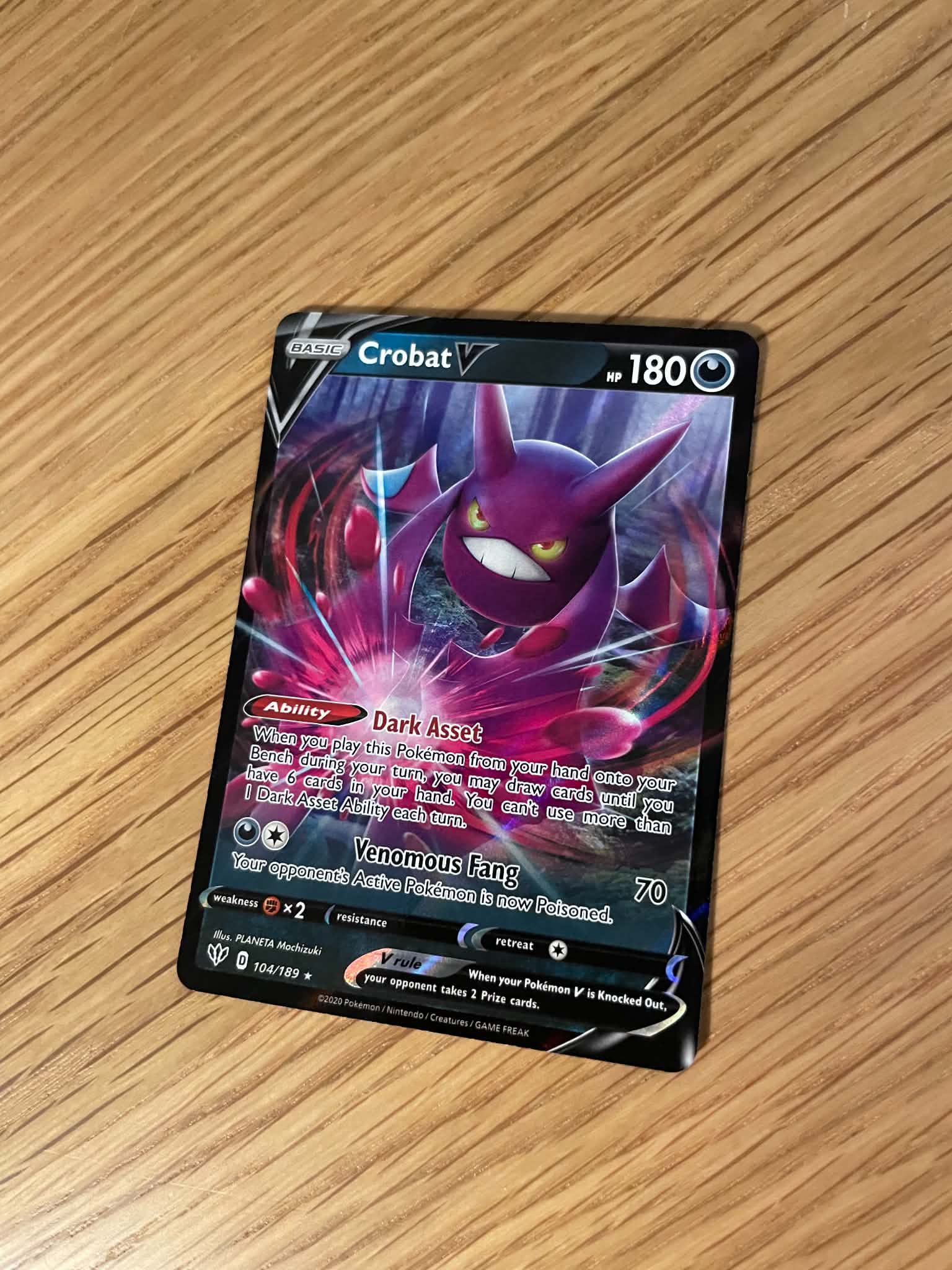 Crobat V 104/189 – Ultra Rare – Darkness Ablaze